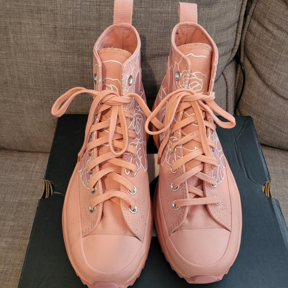 SOLD Converse Platform Run Star Hike Boots. - Picture 4 of 9